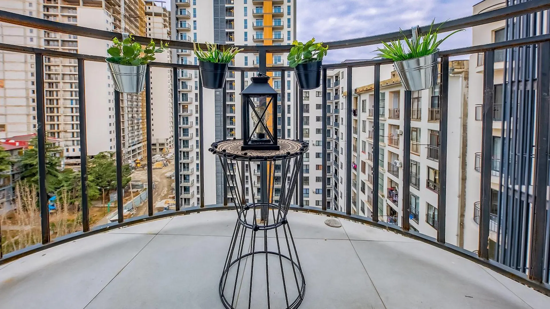 Hb Apartments B I G Tbilisi Georgia